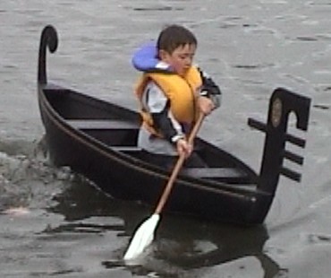 Dominic Lunniss in Gondola