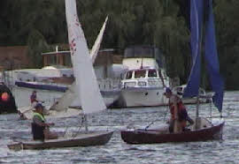 Boats leaving the Magpie